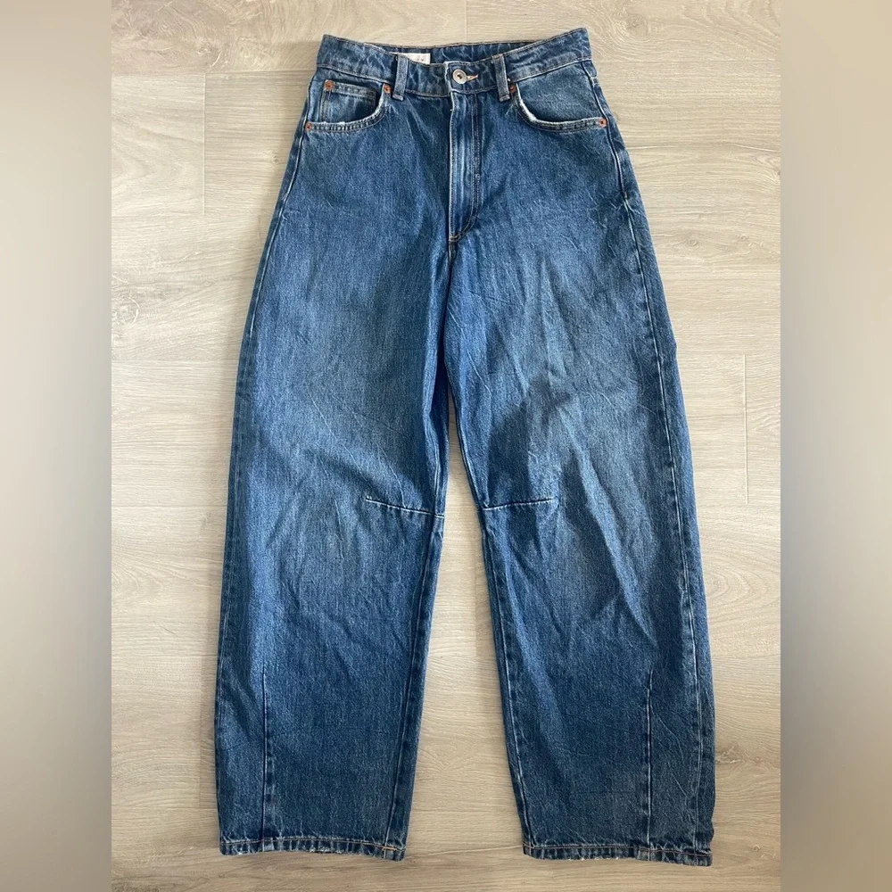 ZARA Mid Rise Barrel Jeans - Picture 3 of 5